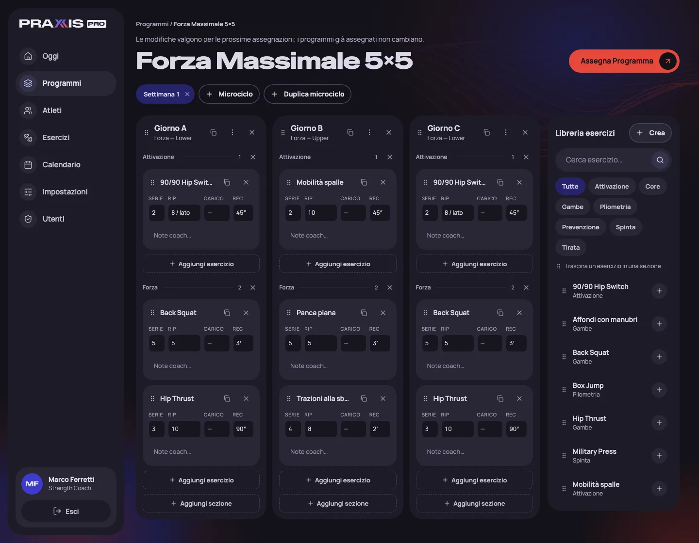 Il builder di Praxis Pro, con settimane, giorni ed esercizi del programma
